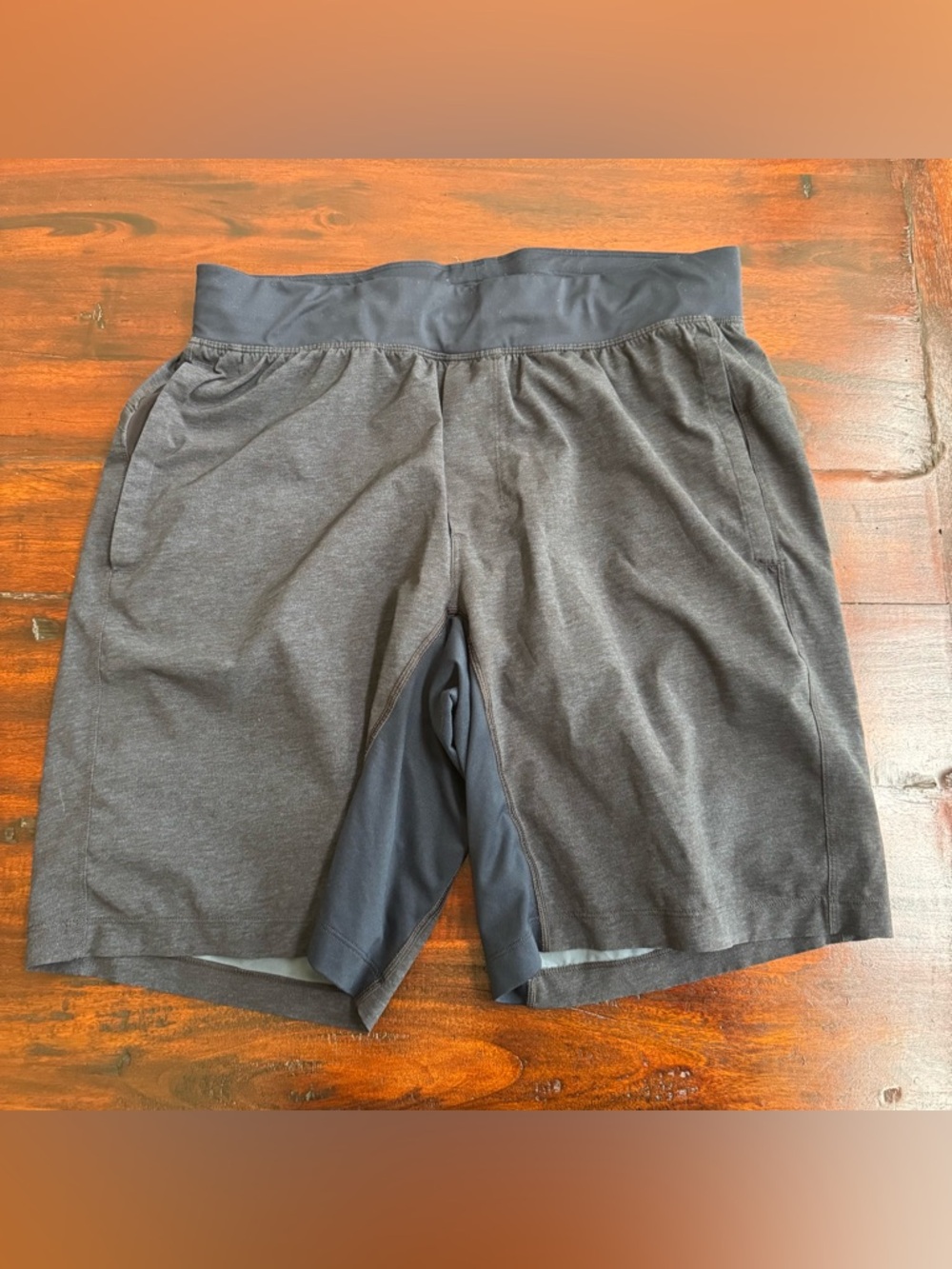 Lululemon T.H.E. Short 9" Lined Size Large (Navy)